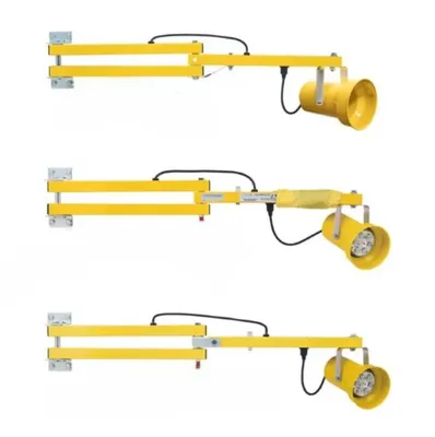 Tres ángulos de una lámpara para andén de brazo articulado color amarillo, montada en pared con cabezal de luz LED industrial.